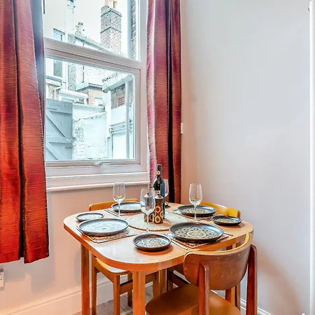 The Bolt Hole Feriehus *